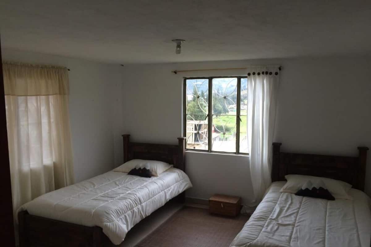 Habitación triple básica | Ropa de cama