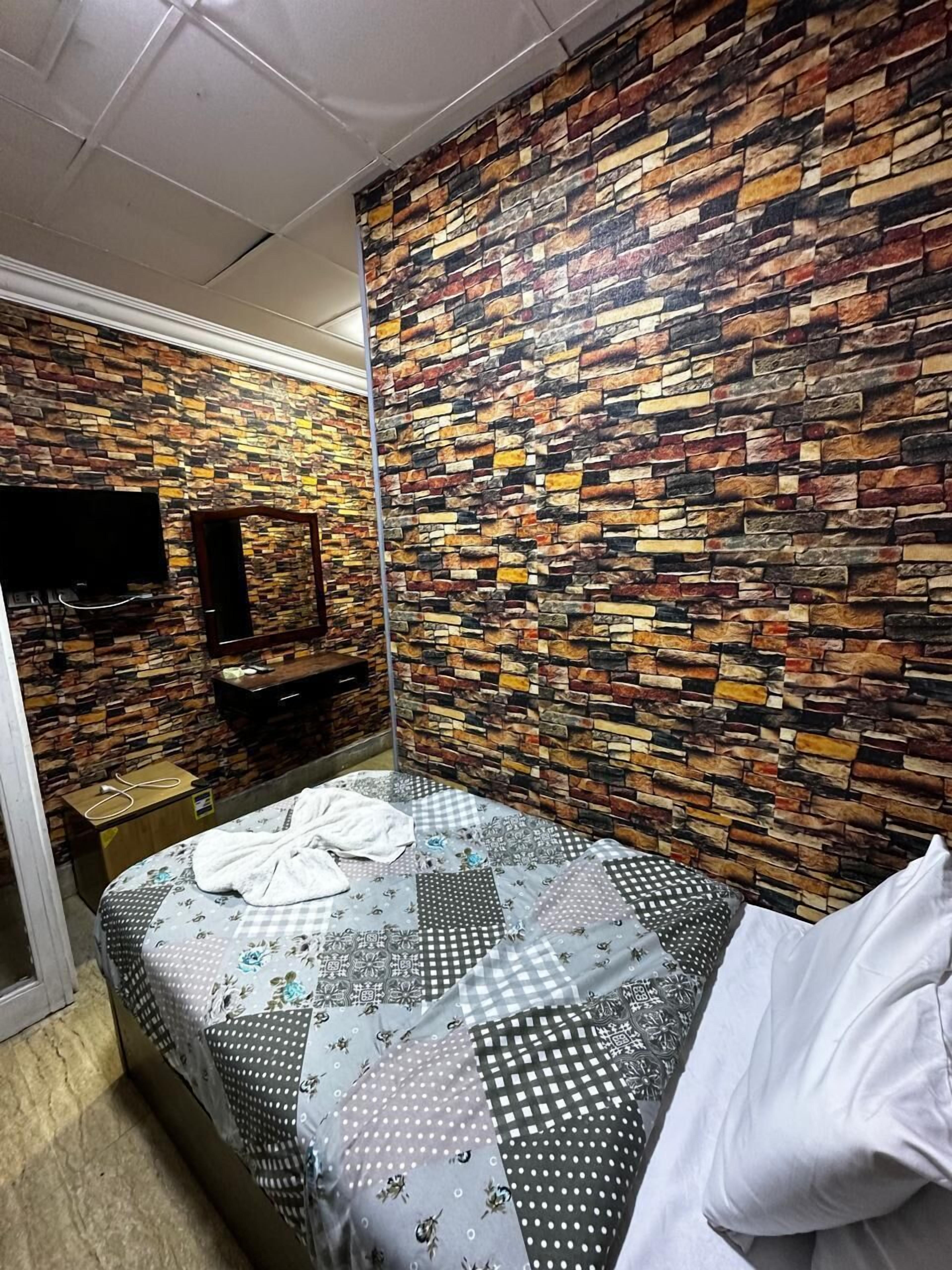 Habitación individual Deluxe, 1 cama individual | Caja fuerte, sistema de insonorización, wifi gratis y ropa de cama