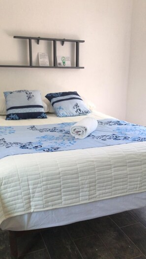 Habitación estándar doble, 1 cama doble, baño privado | Wifi gratis y ropa de cama