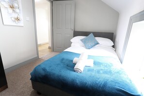 Loftsrom – basic | 2 soverom, strykejern/-brett, wi-fi (inkludert) og sengetøy