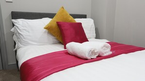 Basic Apartment | 1 bedroom, iron/ironing board, free WiFi, bed sheets - Liverpool City Homebase at York Street (Liverpool)