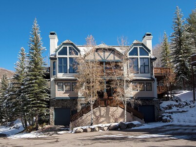 Casa adosada de 5 dormitorios con clasificación de platino Hay Meadows