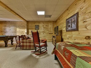 3 habitaciones, tabla de planchar con plancha, wifi y ropa de cama 