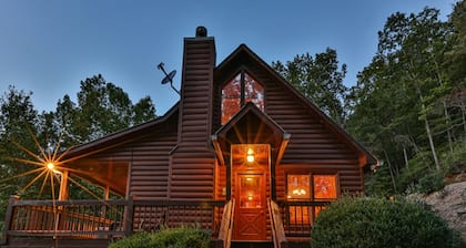 Nature's Loft - Sunset Mtn Views, Hot Tub, Dog Friendly