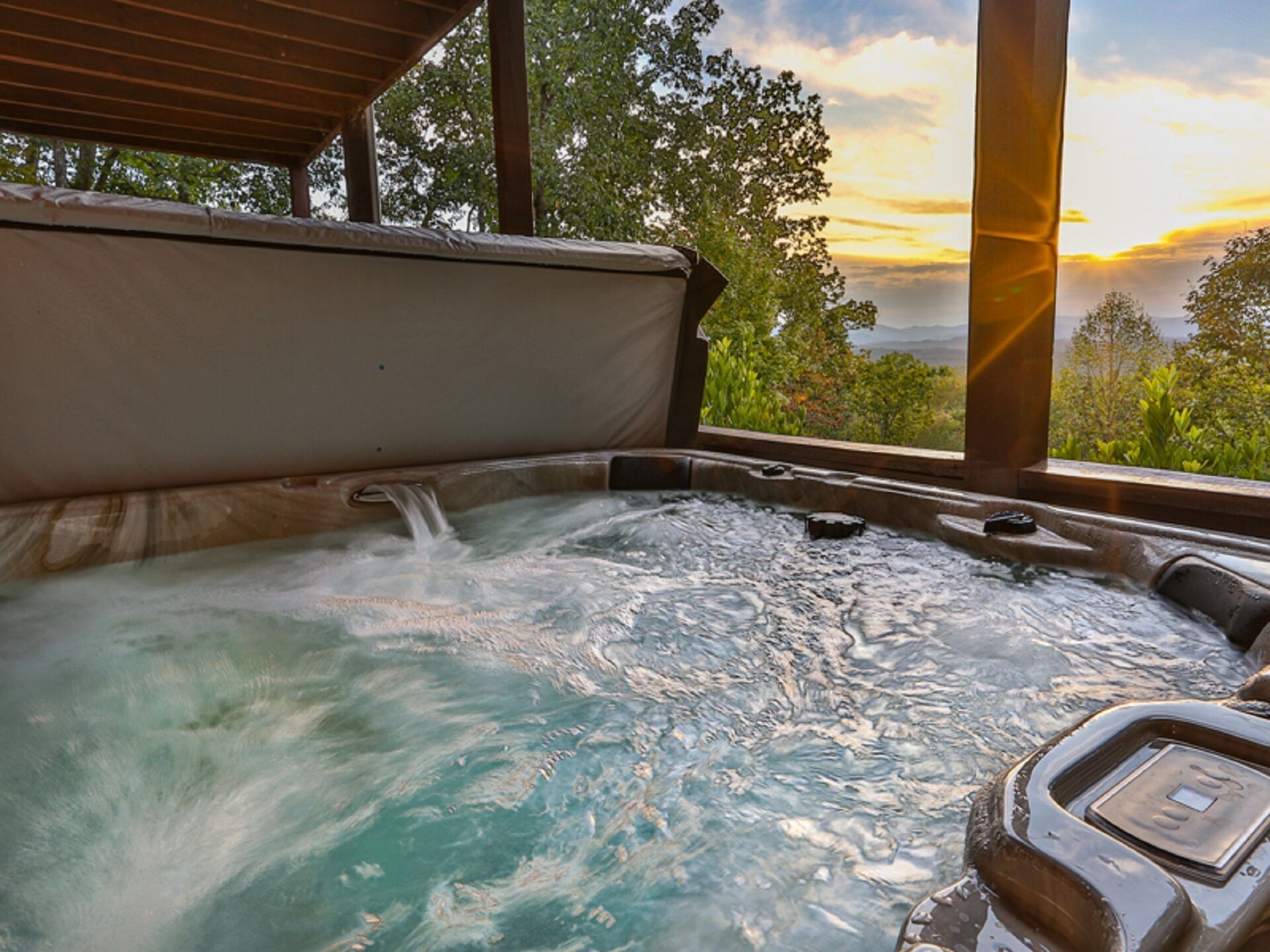 Outdoor spa tub