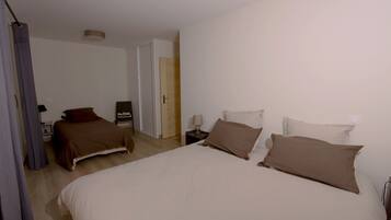 2 chambres, fer et planche Ă repasser, Wi-Fi gratuit, draps fournis