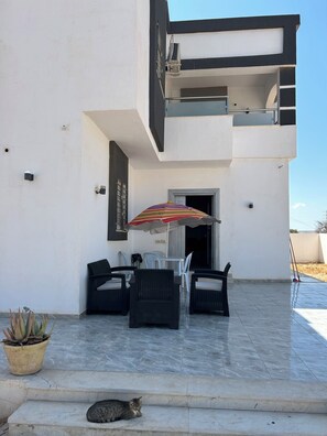 Outdoor dining - House for rent in Djerba Midoune (Midoune)