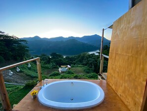 Outdoor spa tub - ☼Caonillas LakeView, Secluded Apt 2 rm-1 br; WiFi (Utuado)
