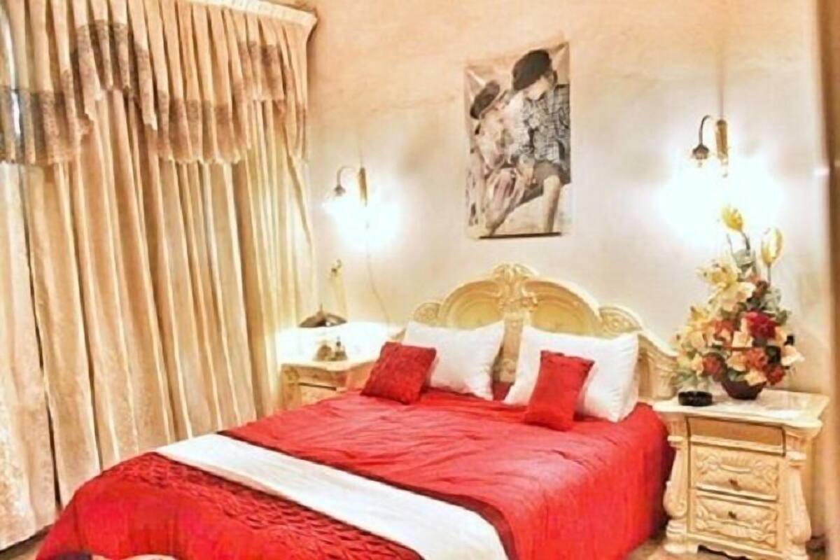 Family Room with Shared Bathroom | Insonorización, wifi gratis y ropa de cama 