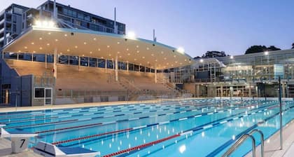 Sunny Apartment in Quiet and Green Neighbourhood
