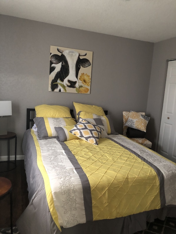 2 bedrooms, iron/ironing board, free WiFi, bed sheets