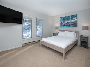 Casa (2338 Tahoe Drive) | Exterior