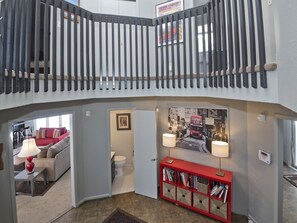 Talo (2338 Tahoe Drive) | Sisätilat