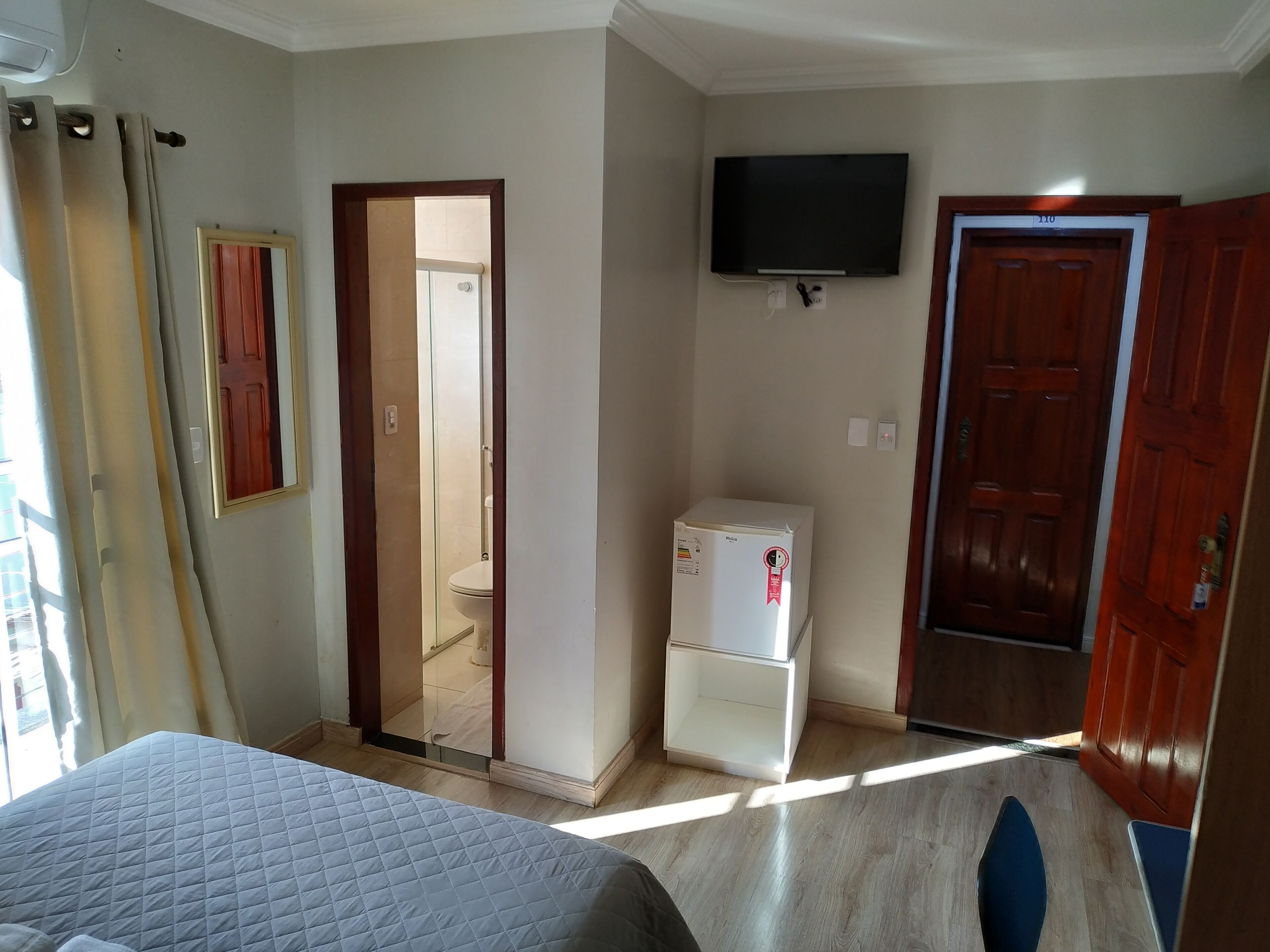 Basic Double Room | Minibar, desk, free WiFi, bed sheets