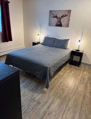 2 bedrooms, in-room safe, desk, iron/ironing board
