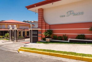 Courtyard - Prado Inn & Suites (San José)