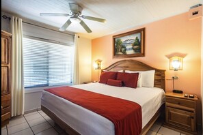 In-room safe, iron/ironing board, free WiFi, bed sheets - Prado Inn & Suites (San José)