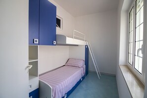 4 Schlafzimmer, Bügeleisen/Bügelbrett, Bettwäsche