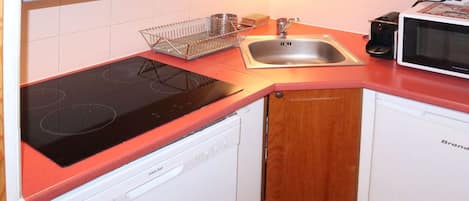 Microwave, dishwasher