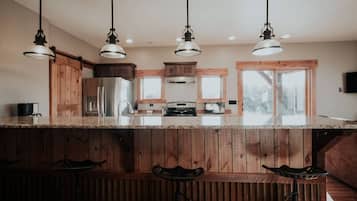 Villa Superior | Skrivbord, arbetsyta för laptop, strykjÀrn/strykbrÀda och gratis wi-fi