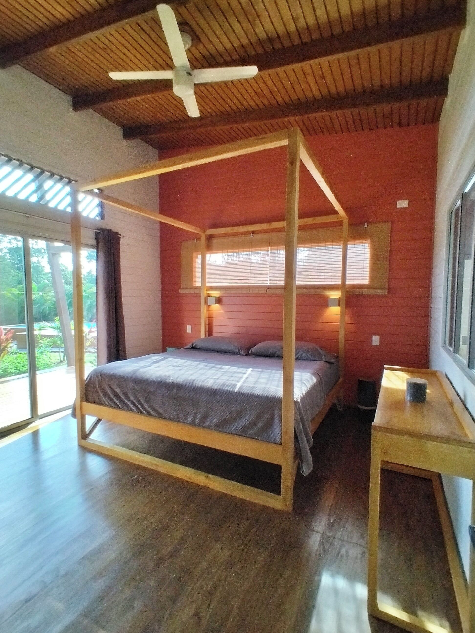 Wooden EcoLodge Verso, 10 min from Santa Teresa!
