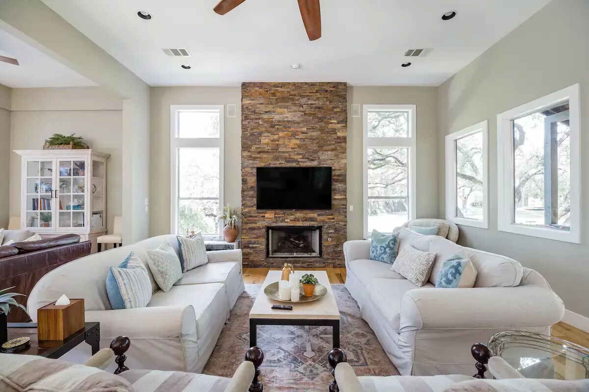•Heart of Spicewood•Pool•Hot Tub•Balcony•King Sized Beds•