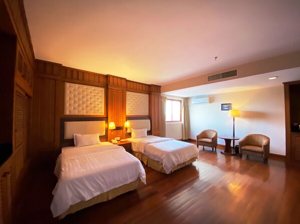 Deluxe City View Business Twin Room | Verdunkelungsvorhänge, Bügeleisen/Bügelbrett, kostenloses WLAN
