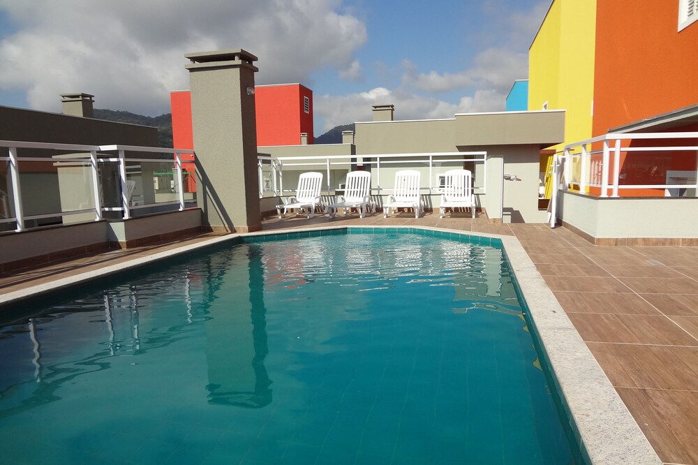 GORGEOUS FIT ON ITAGUA BEACH WITH FULL LEISURE. AIR CONDITIONING, SKY, WIFI.