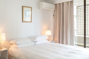 2 dormitoris, escriptori, planxa i posts de planxar i wifi 