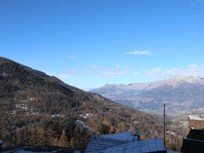 Property grounds - Renovated 6-person apartment with Wifi in Les Orres (Les Orres)