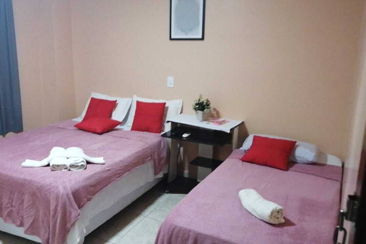 Minibar, desk, laptop workspace, free WiFi