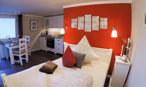 1 bedroom, iron/ironing board, travel cot, free WiFi