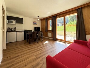 TV - Luxury apartment with pool, sauna and hammam (Les Orres)