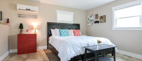 WiFi (free), bed sheets