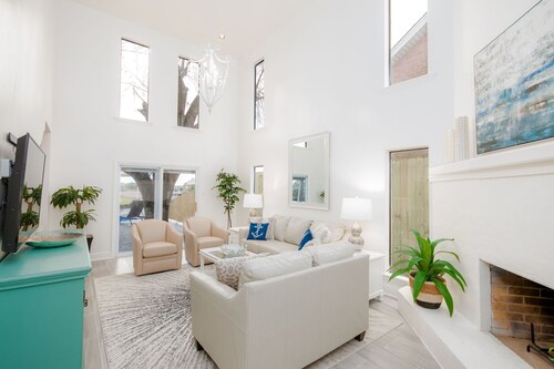 French Quarter Festival Rental Near New Orleans w/ Boat Dock and POOL