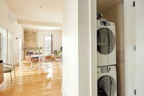 3 quartos, individualmente decorados, individualmente mobiliados