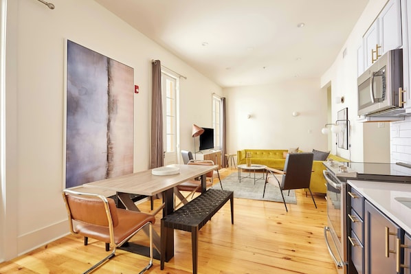 3 quartos, individualmente decorados, individualmente mobiliados