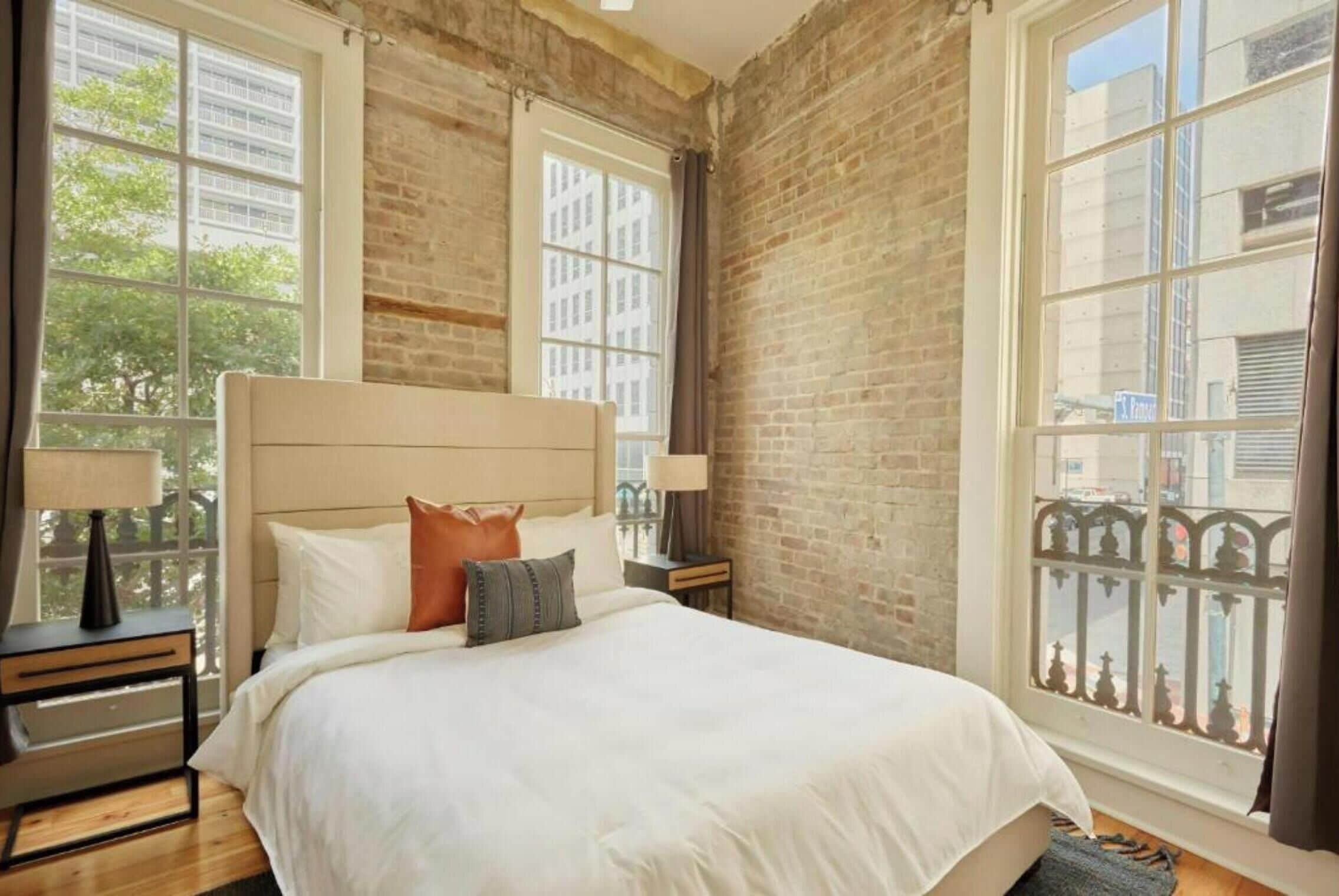 Apartment, 3 Bedrooms | Individually decorated, individually furnished, iron/ironing board