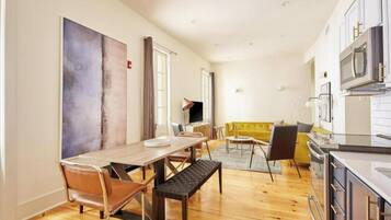 Apartment, 5 Bedrooms | Individually decorated, individually furnished, iron/ironing board