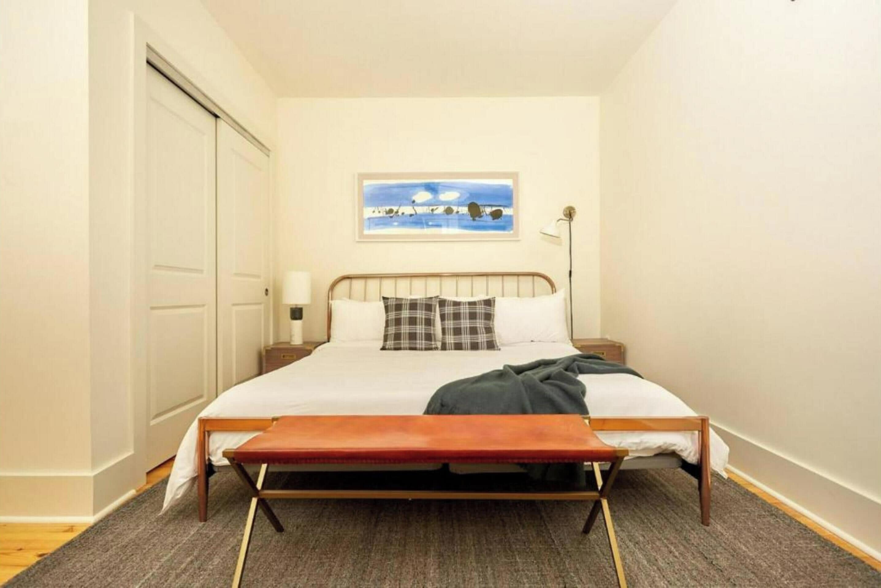 Guest Room, King Bed with Shared Kitchen