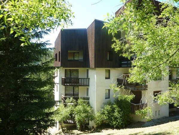 Exterior - Ski-in/Ski-out Studio, Sleeps 4, Balcony, Near Center, Great Comfort (Les Orres)