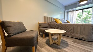 Apartemen Superior (The Scandinavian) | Area keluarga | TV LCD, Netflix, film berbayar, dan layanan streaming