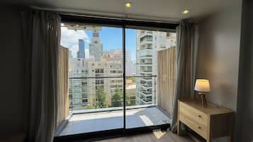 Classic Apartment (The Sky) | Balcone