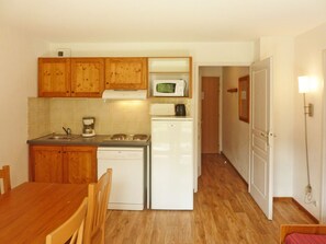 Kühlschrank, Mikrowelle, Geschirrspüler