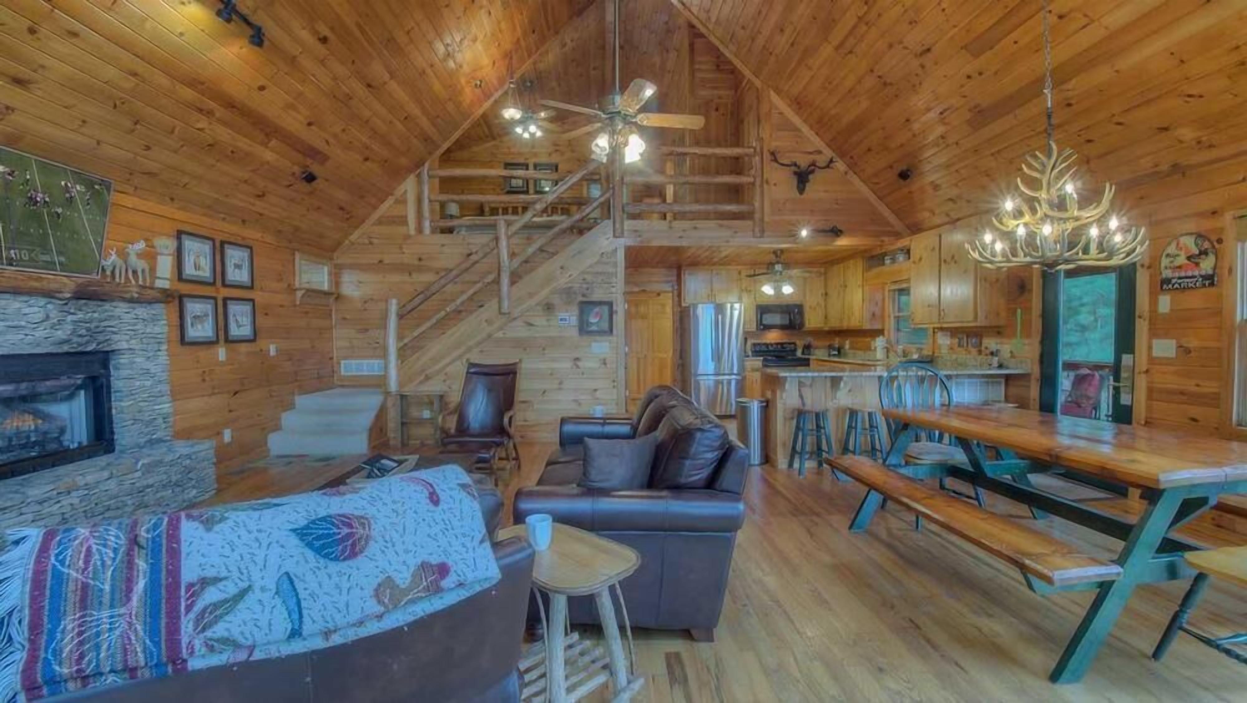 Blue Horizon- Pet Friendly | Screened in Porch | Outdoor Fire Pit