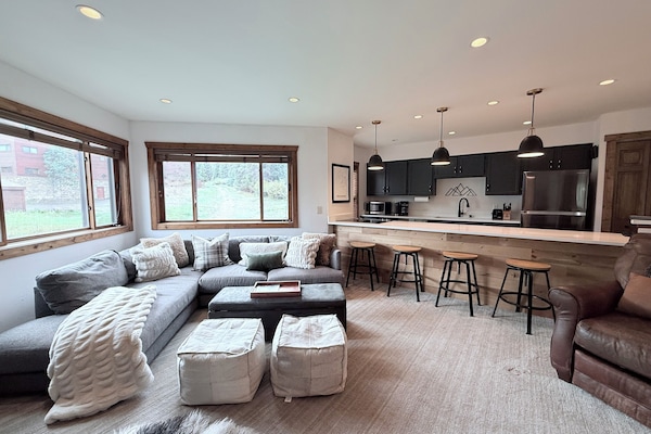 Open concept living, views of 4' Oclock ski run and Mount Baldy