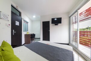 Ropa de cama hipoalergénica, cortinas blackout y wifi gratis 