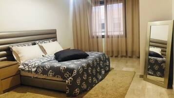 2 quartos, cofres nos quartos, ferros/tábuas de passar roupa