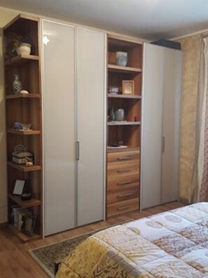 2 Schlafzimmer, Schreibtisch, Rollstuhlgeeignet