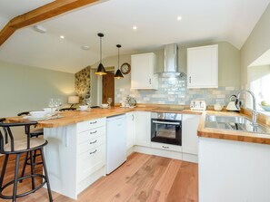 Dishwasher, cookware/dishes/utensils